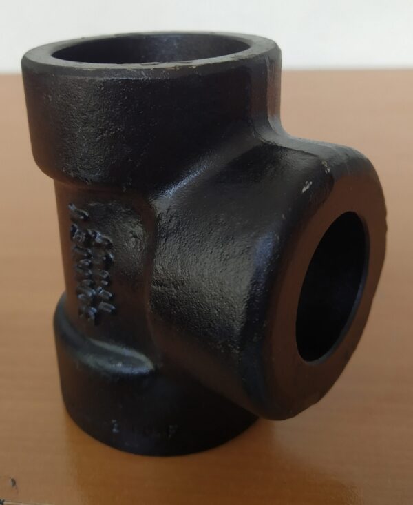 TEE DE ACERO AL CARBON FORJADO A-105 PARA 3000, 6000 Y 9000 LIBRAS ROSCADAS Y SOCKET WELD